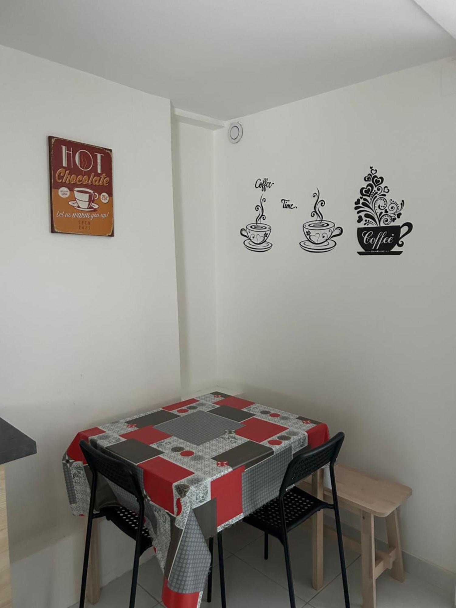 Appartement Avec Terrasse A Rosny-Sous-Bois Exteriör bild